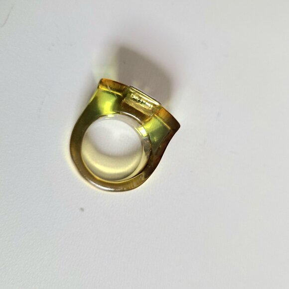 Lucite Acrylic ring with clear square rhinestone. - Picture 9 of 10